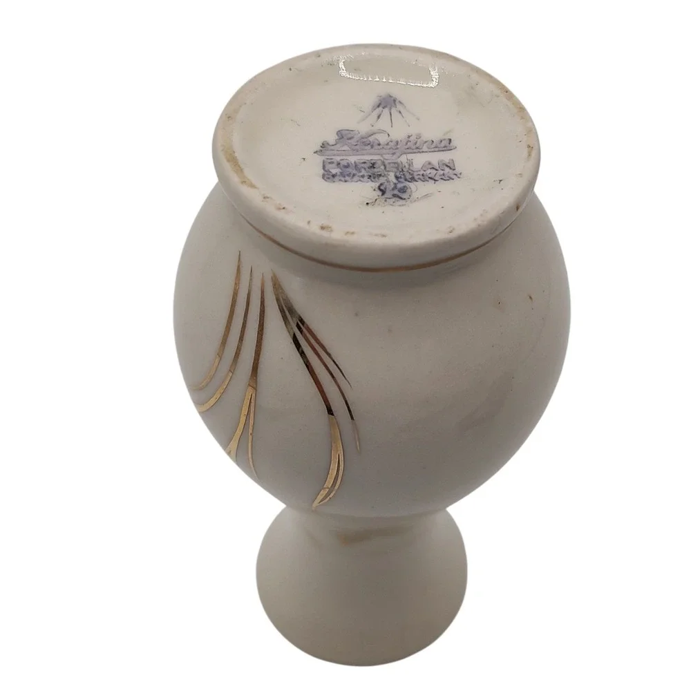Kerafina Porzellan Vase KPM Bavaria Germany‎ Cream Gold Trim Leaves